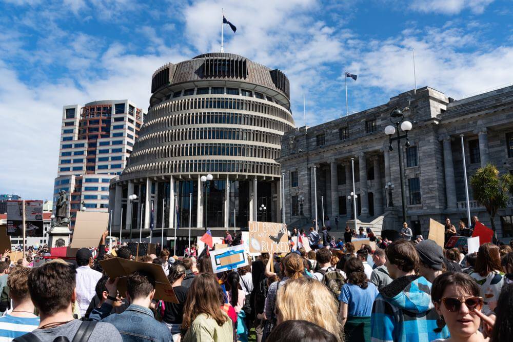 119 do 1. Parlament Nowej Zelandia zgodnie za neutralnością klimatyczną do 2050 roku