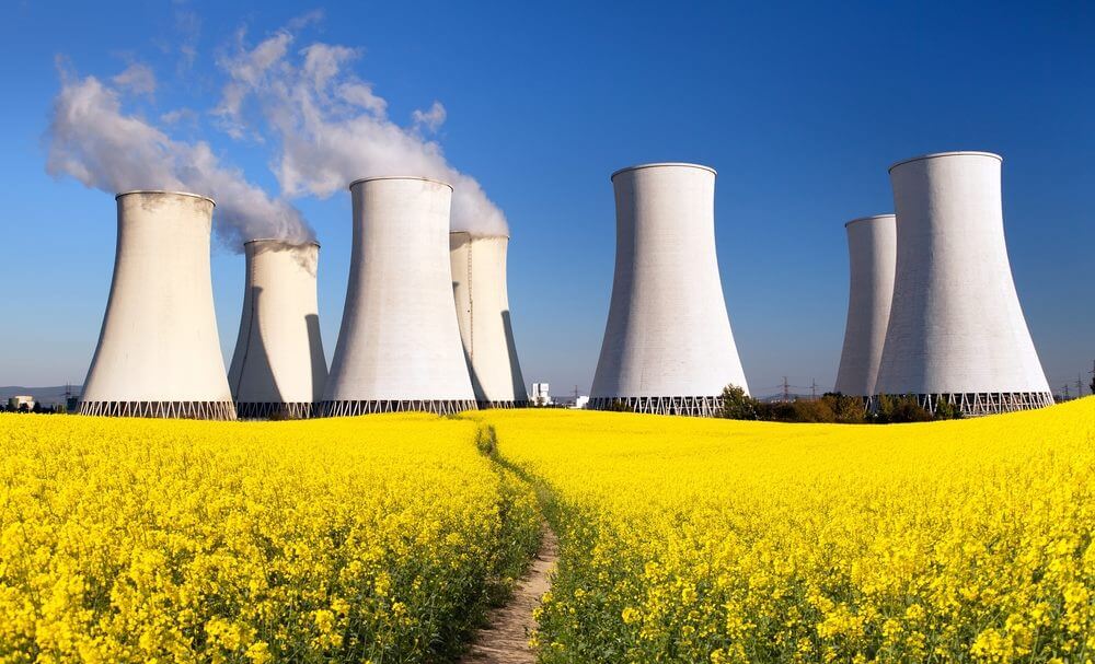 Kontrowersje wokół unijnej strategii klimatycznej Czy atom to zielona energia