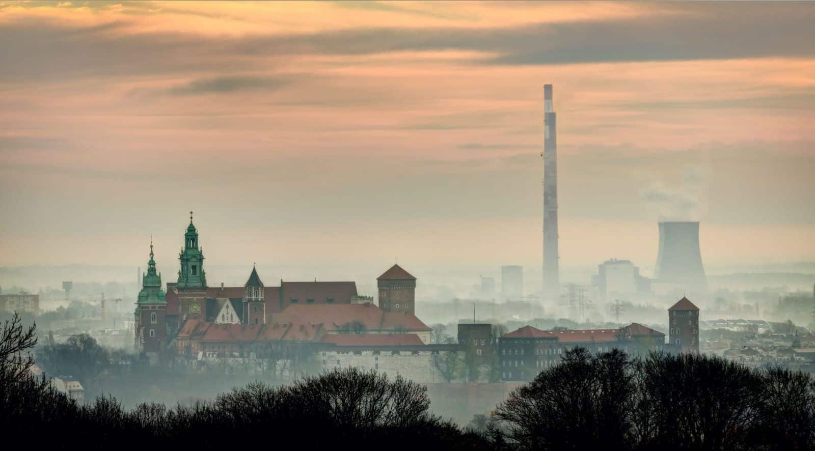Smok Kraków - gdzie zgłosić palenie śmieci