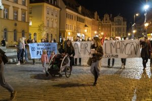 Wrocław ogłasza alarm klimatyczny. Do 2050 roku miasto planuje stać się neutralne dla klimatu XR Wrocław Extinction Rebellion