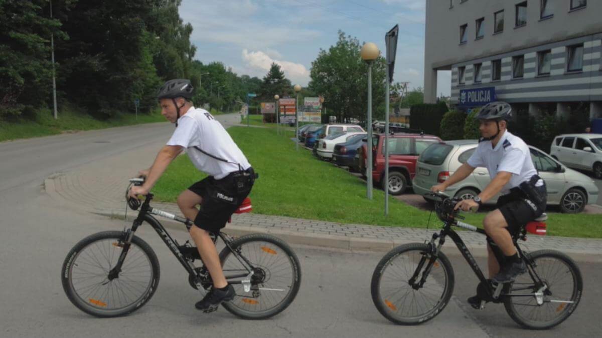 Policjanci na rowerach