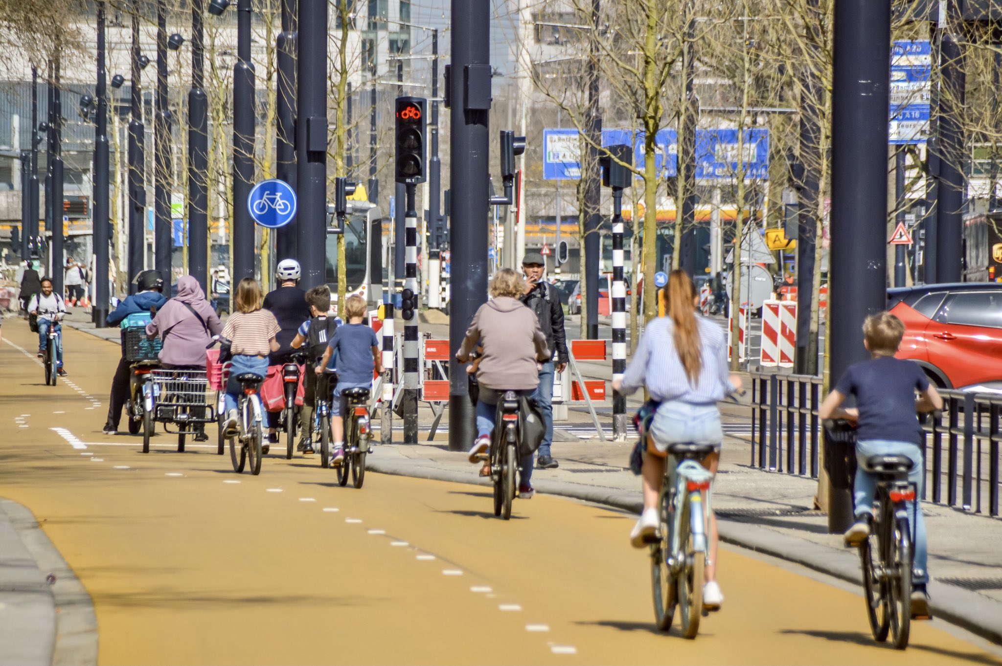 Coolsingel Rotterdam|McDonald Rotterdam|McDonalds Rotterdam|Tramwaje Rotterdam|rowery w Rotterdamie|Rotterdam rowery