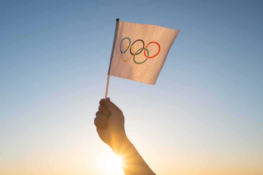 flaga igrzyska tokio|roczne anomalia temperatury|ekstremalne temperatury roczne|stadion tokio