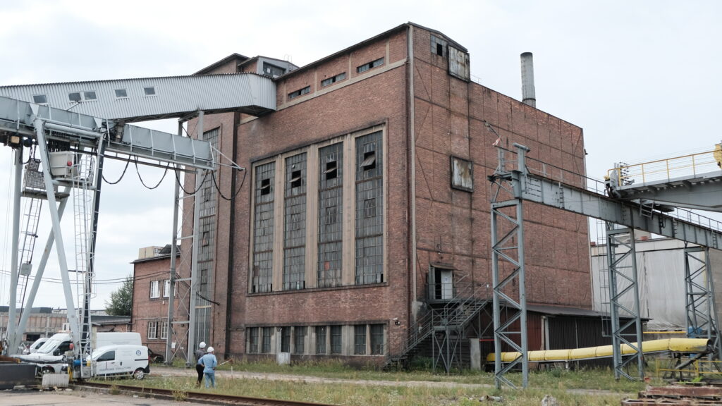 Tutaj niedługo zostanie zainstalowana pompa ciepła, która pomoże ogrzać domy na Starej Kolonii.