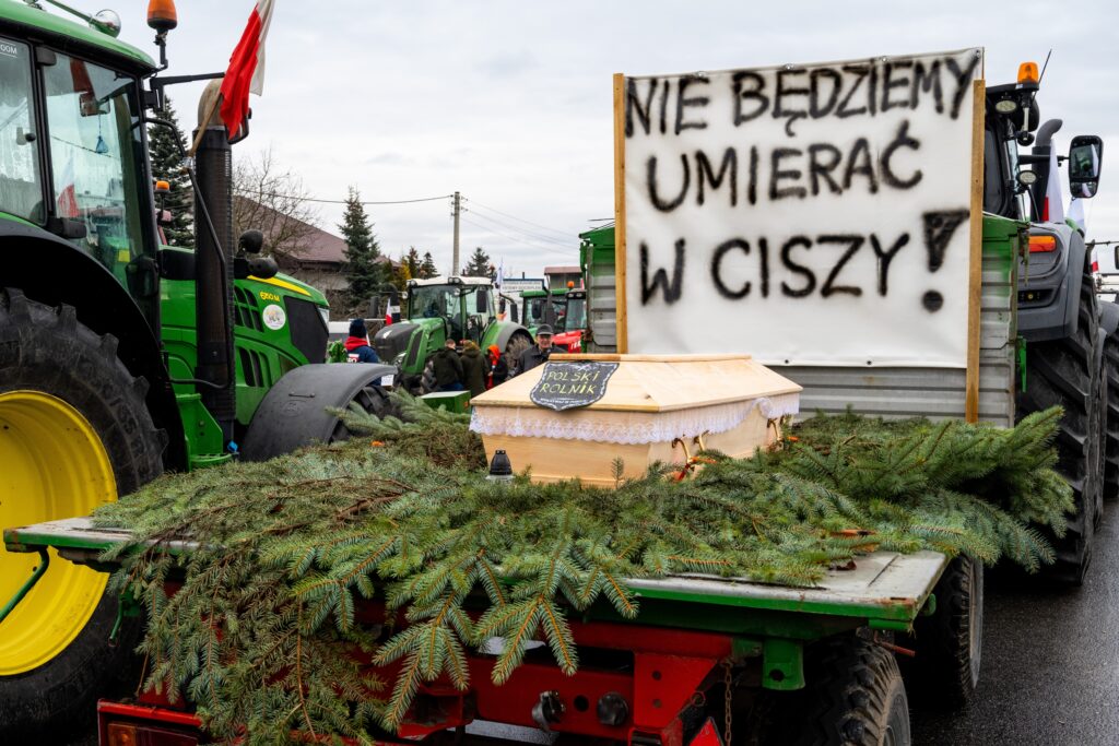 Jedno z haseł protestu rolników. Adam Cwil / Shutterstock.com.