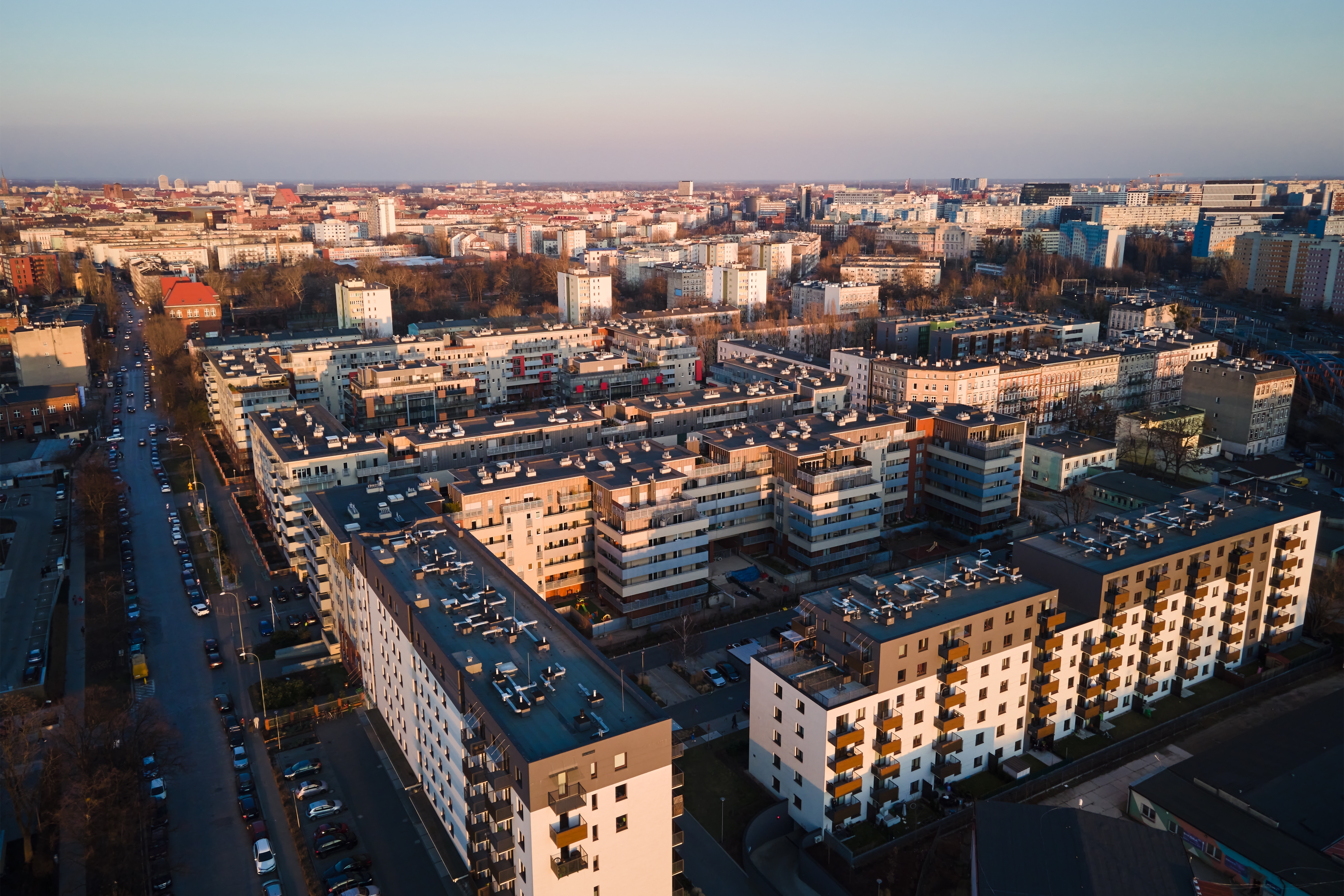 Wrocław dusi się spalinami. Co dalej ze Strefą Czystego Transportu? [BADANIA]