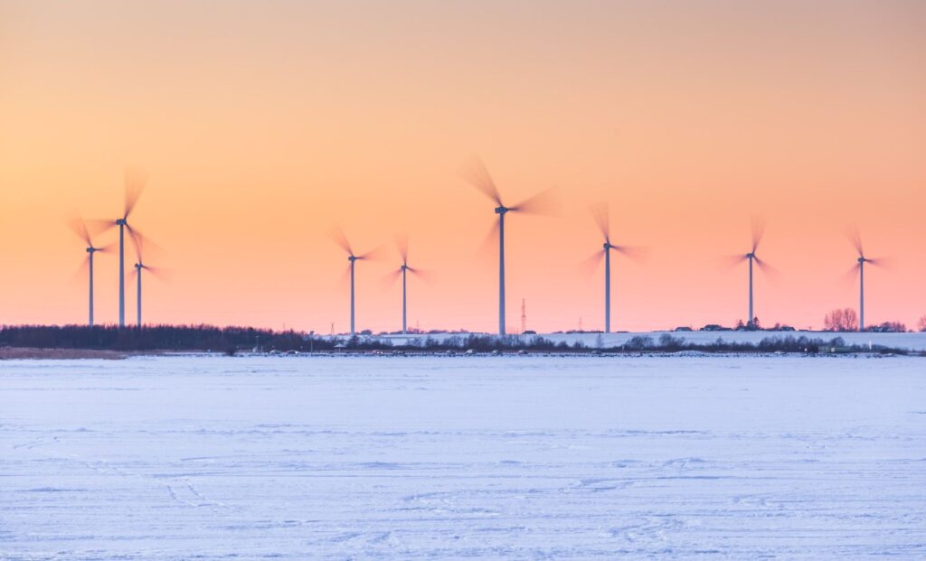 Polskie OZE z rekordami, ale ubóstwo energetyczne wciąż rośnie [RAPORT]