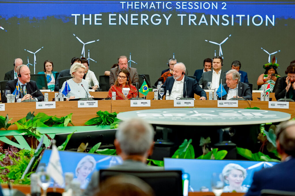 COP30 pełen sprzeczności. Brazylia organizuje szczyt klimatyczny i marzy o naftowej potędze