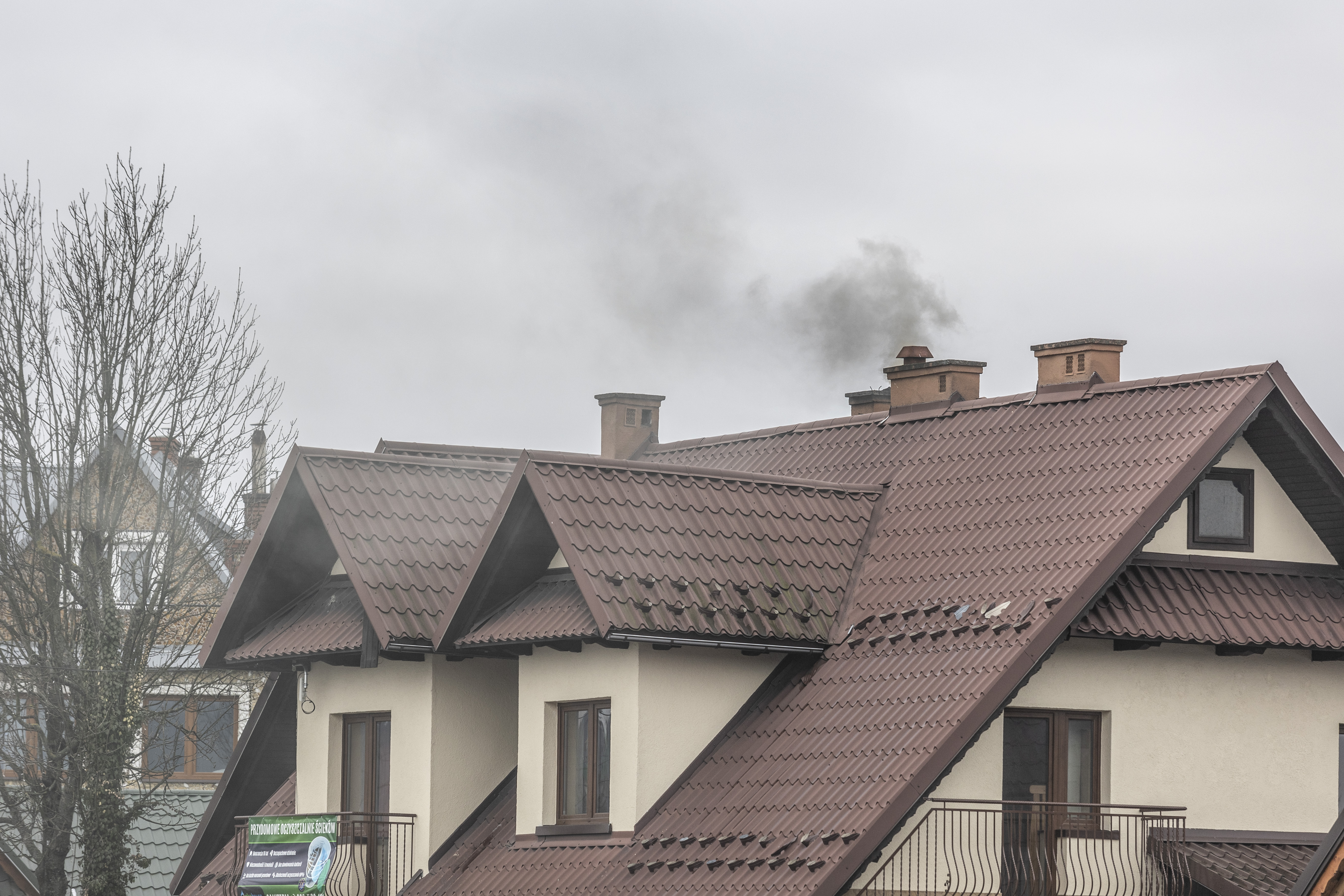 Smog i hałas uderzają w psychikę. Nowe ustalenia EEA
