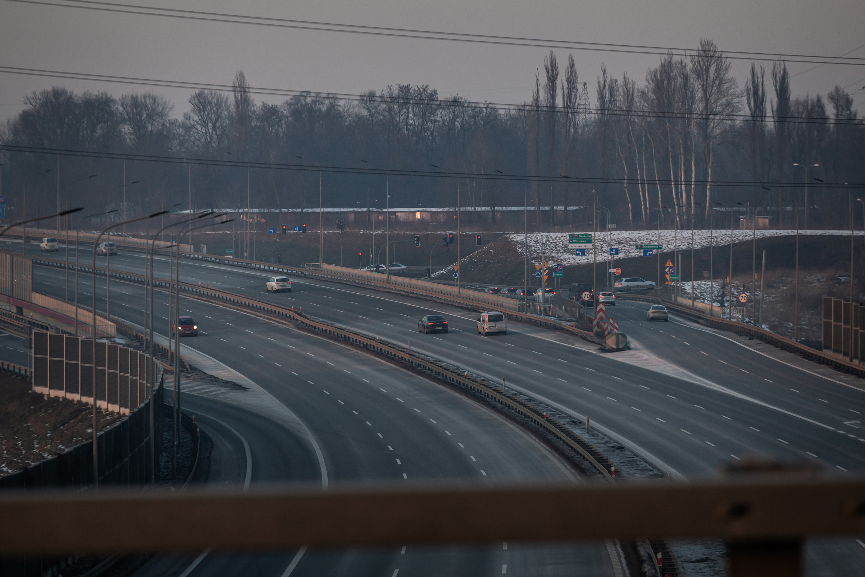 Spaliny samochodowe cichym zabójcą? Prof. Krzyżanowski nie pozostawia złudzeń